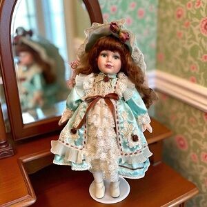 Angelina Visconti Limited Edition Collection Porcelain Doll GUC